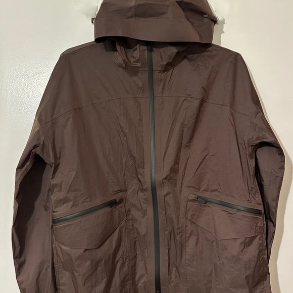LULULEMON ladies waterproof rain/windbreaker Jacket - Picture 10 of 14